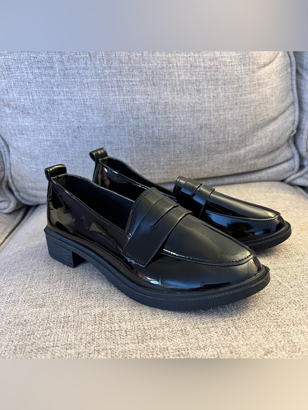Women’s Japanese-style black loafer shoes